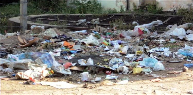 Sindh CM orders civic authorities to clean up Karachi