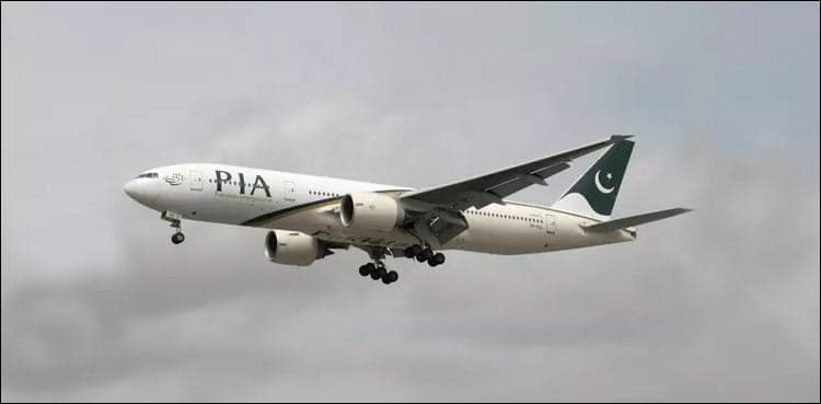 First-ever PIA flight reaches Madina under 'Road to Makkah' project