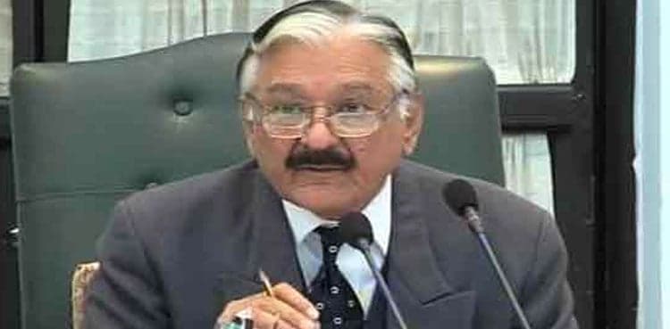 Senior ECP member sworn in as acting CEC as Justice Raza retires