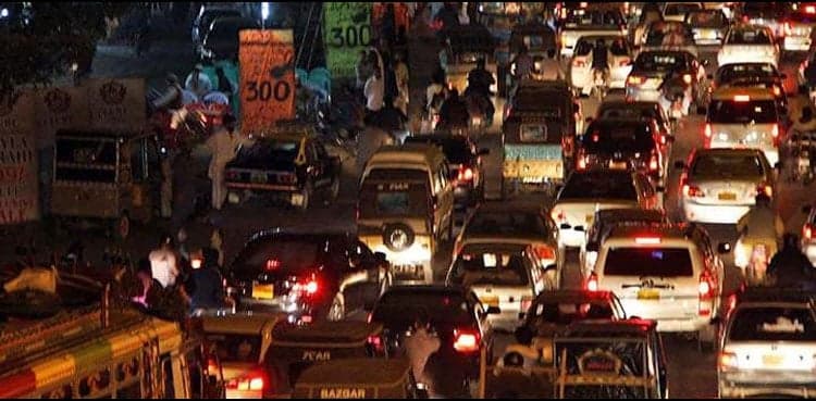 Massive traffic jam in several areas of Karachi irks citizens