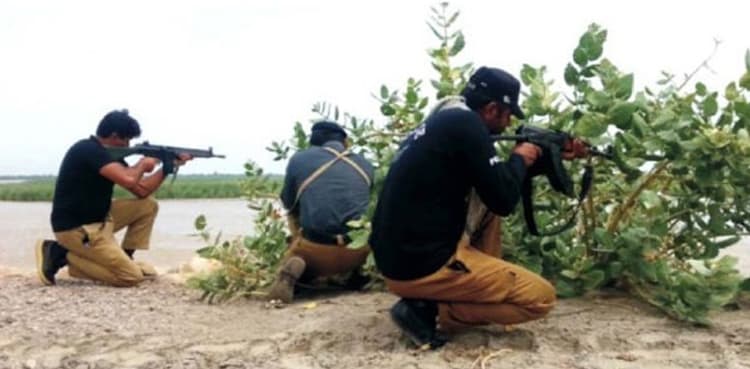 DSP killed in encounter with dacoits in Shikarpur