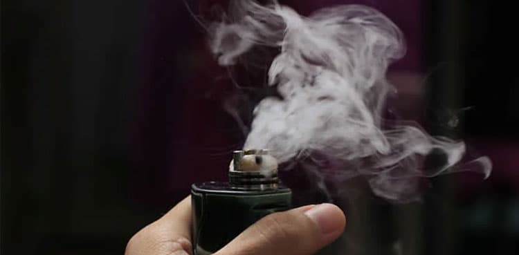 Doctors' group says just stop vaping as deaths, illnesses rise