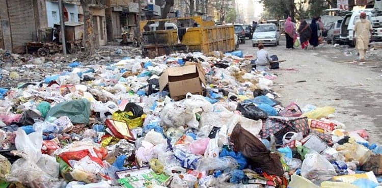Five more arrested for littering in Karachi