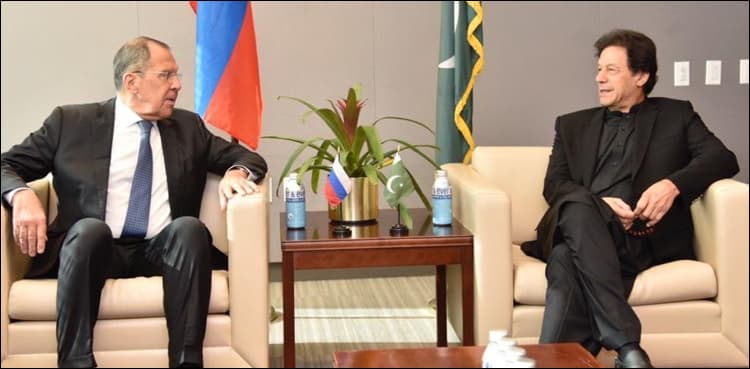 PM Imran, Russia's foreign minister discuss situation in occupied Kashmir