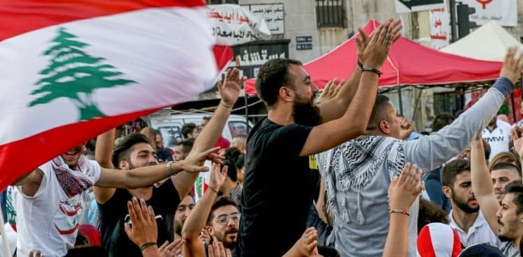 Lebanon government falls, protesters demand 'more'