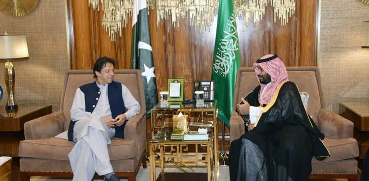 PM Imran Khan meets Saudi King Salman, MBS in Riyadh