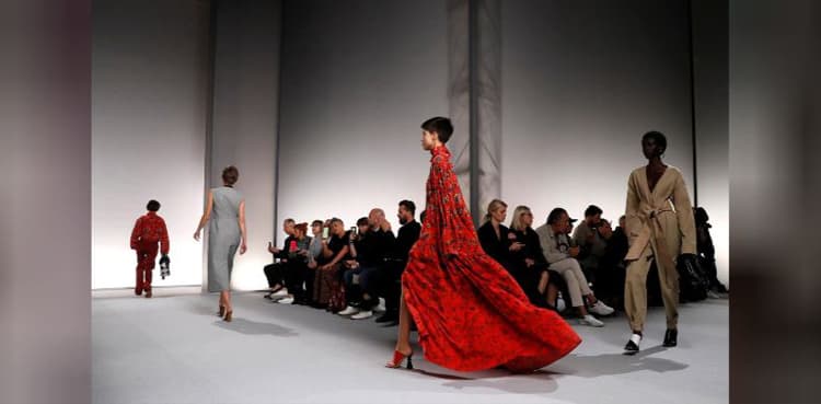 Givenchy revisits the 1990s at Paris Fashion Week