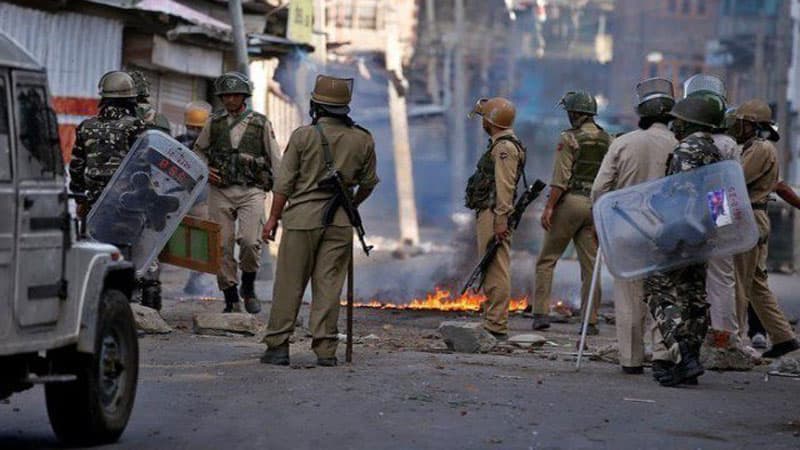 Occupied Kashmir: Eight injured in grenade blast