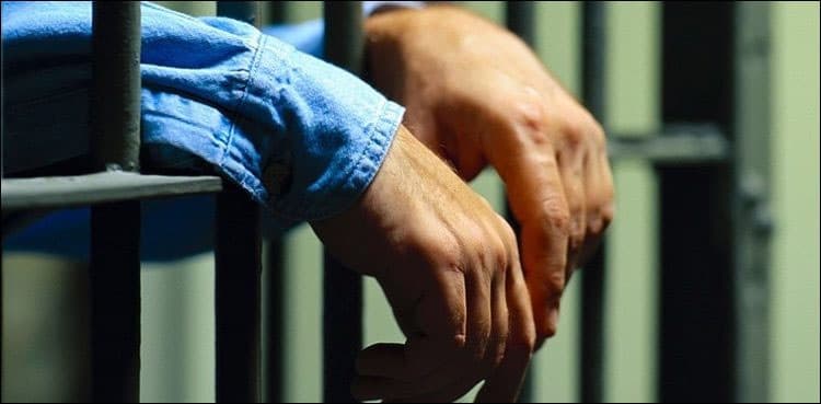 Karachi police arrest accused involved in killing of minor girl
