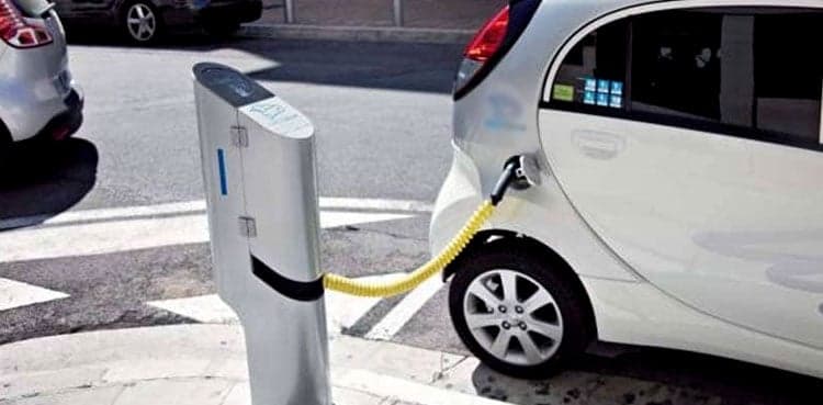 Singapore aims to phase out petrol and diesel vehicles by 2040