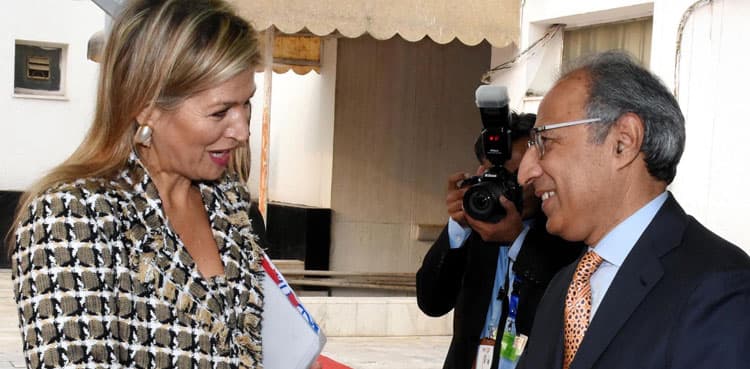 Hafeez Sheikh briefs Queen Maxima on economic situation of Pakistan
