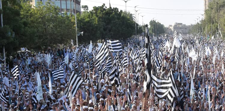 JUI-F moves ahead with its Plan B of protest, starts sit-ins across country