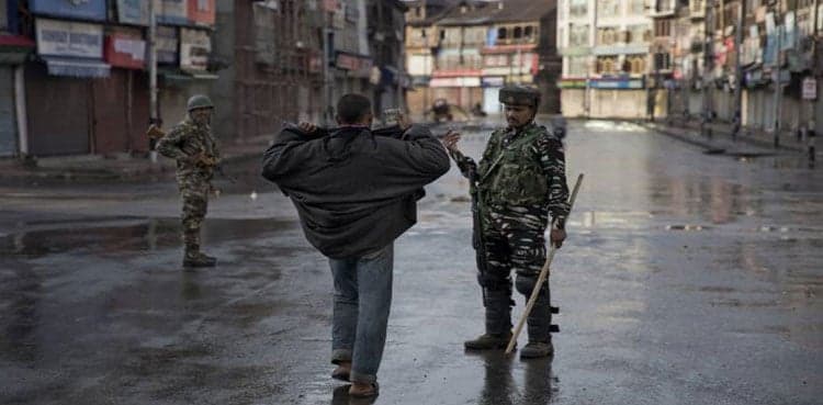 Pakistan urges India to lift blockade in Occupied Kashmir amid coronavirus outbreak