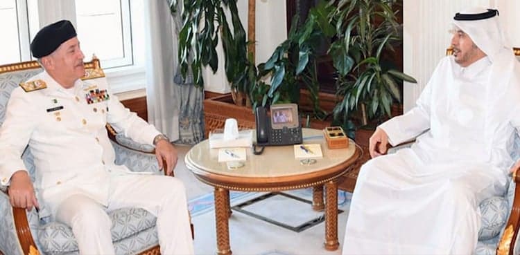 Naval Chief discusses Pakistan's position on Kashmir with Qatari leadership