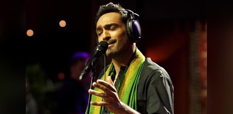 Ali Sethi wows audience with his singing at sister's wedding