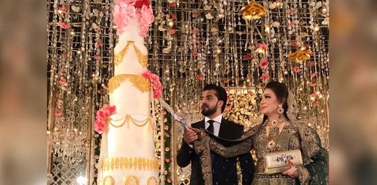 This eight-tier wedding cake is what dreams are made of