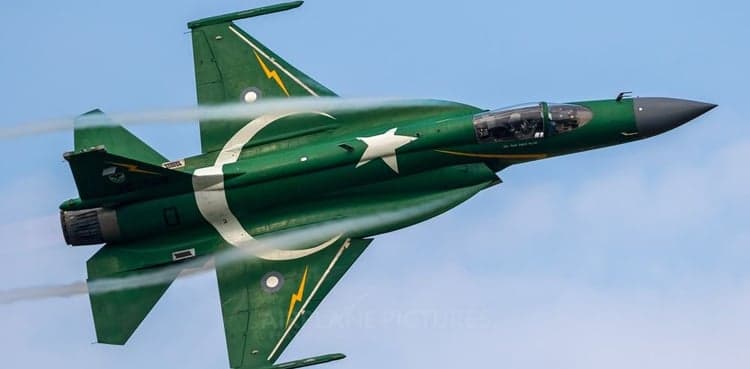 Watch: JF-17 Thunder taking off to destroy India's S-400 defence system