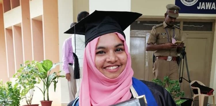 Indian Muslim student blames prejudiced behavior, refuses gold medal