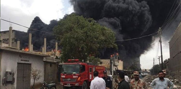 Fire tenders struggle to extinguish fire at Karachi plastic factory