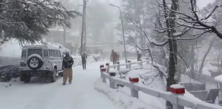 Mercury goes down to minus 19 at Babusar Top in Gilgit Baltistan