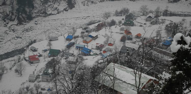 Mercury drops to minus-10 after heavy snowfall in Swat