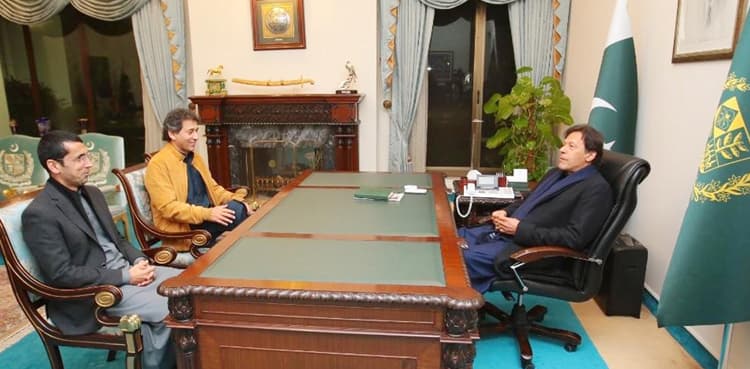 'I cannot compromise on discipline', PM Imran tells sacked ministers   