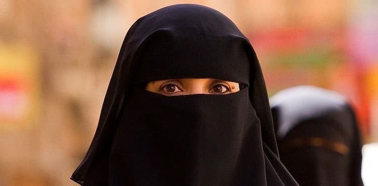 Veiled 'faith healers' commit day light robbery in Punjab