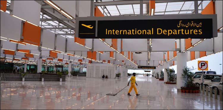 First flight from China lands at Islamabad airport after temporary halt