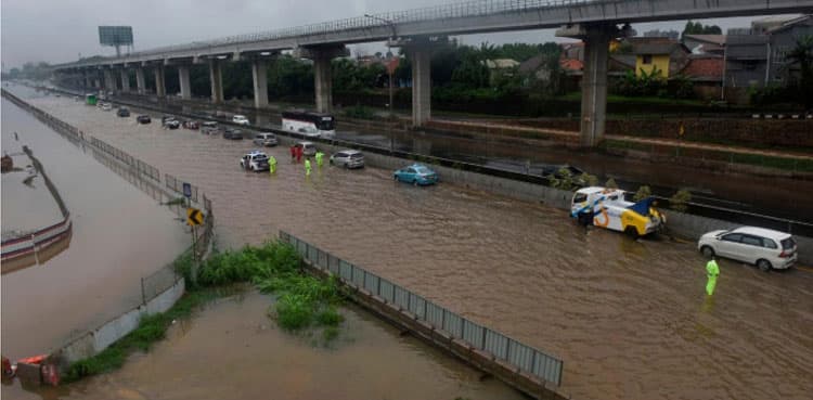 Karachi DMCs demand funds for drains' clearance before monsoon