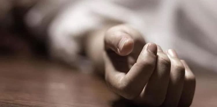 'Mommy is sleeping:' Two girls spend days with dead mother