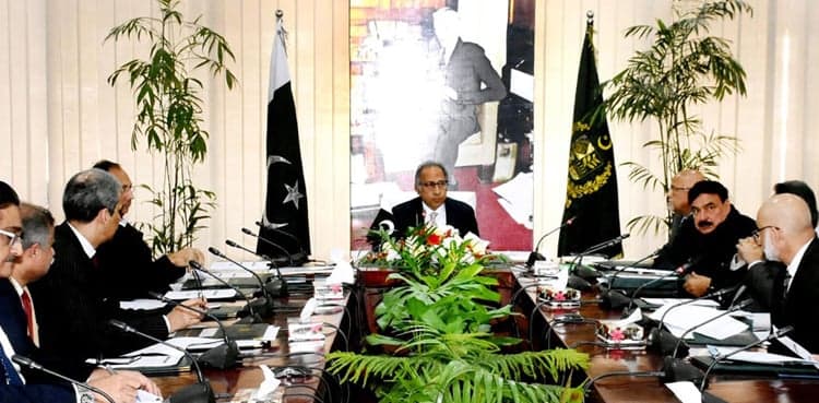 Govt taking all-out measures to overcome gas crisis: Hafeez Shaikh