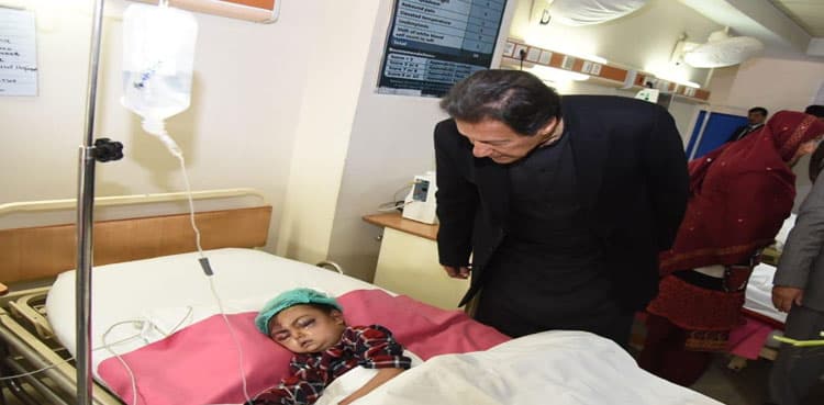 PM enquires after injured in Muzaffarabad, gets briefing on relief efforts