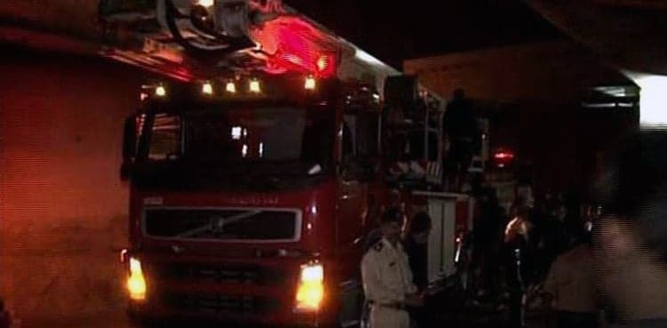 Fire erupts at godown of old clothes in Karachi