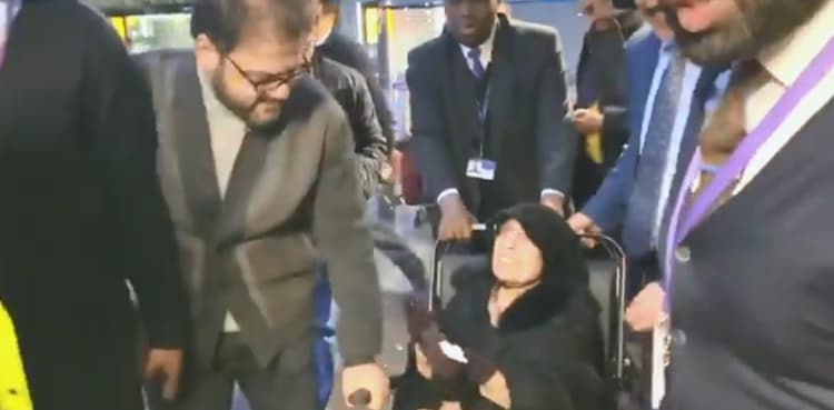 Hussain receives grandmother, Nawaz Sharif awaits arrival at Park lane