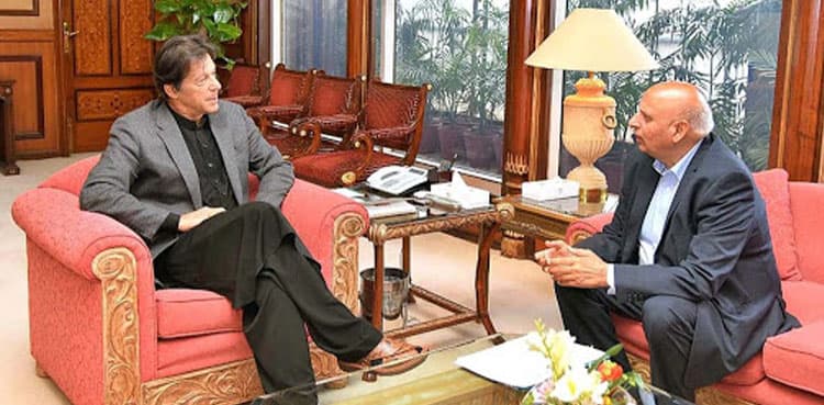 Punjab governor briefs PM Imran on clean water project