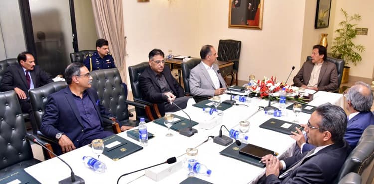 PM Imran Khan urges out-of-the-box remedies for country's gas, electricity woes