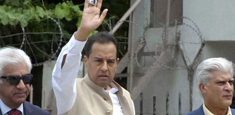Safdar Awan gets interim bail in NAB office clash case
