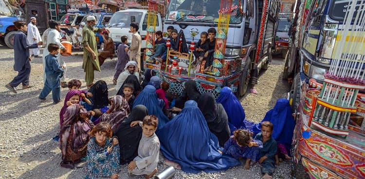 Pakistan orders shut down of Afghan refugee camps in KP