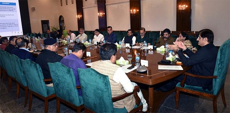 Sindh govt mulls over imposing smart lockdown amid coronavirus pandemic
