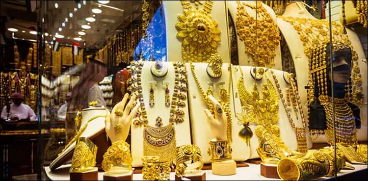 Gold hits all-time high of Rs104,100 per tola