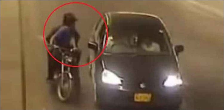 27 killed, over 832 phones snatched in Karachi during April: CPLC report