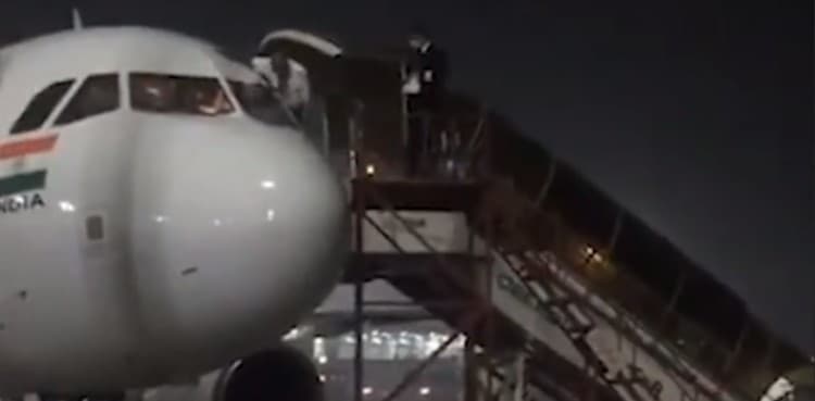 Pilots spill out of aircraft in India to avoid potential coronavirus infectee onboard