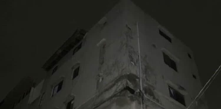 Process to demolish dilapidated building in Karachi underway