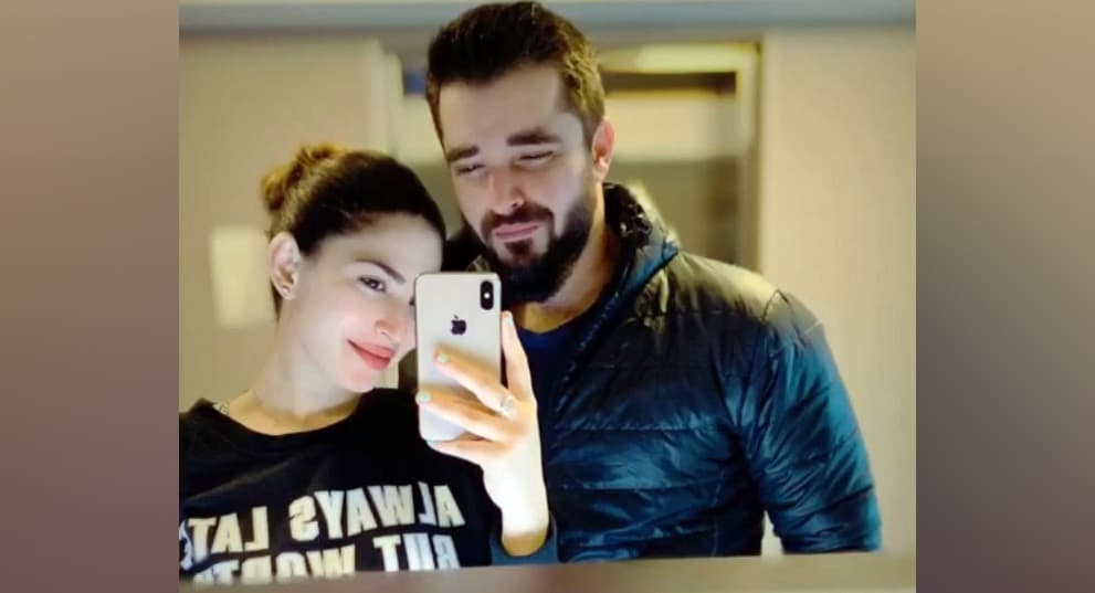 Hamza Ali Abbasi pens down endearing note for wife Naimal Khawar