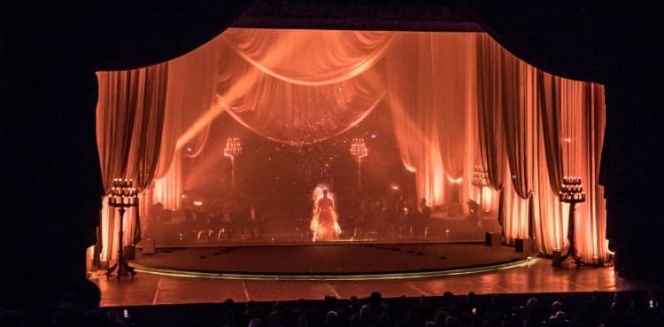 WATCH: Hologram tech brings dead singer back to stage