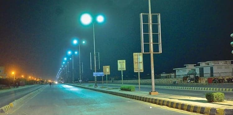 Don't venture out unnecessarily after 8pm: Sindh notifies new curbs