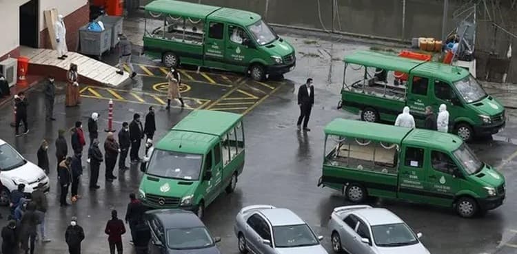 One Turkish doctor dies, over 600 health workers infected