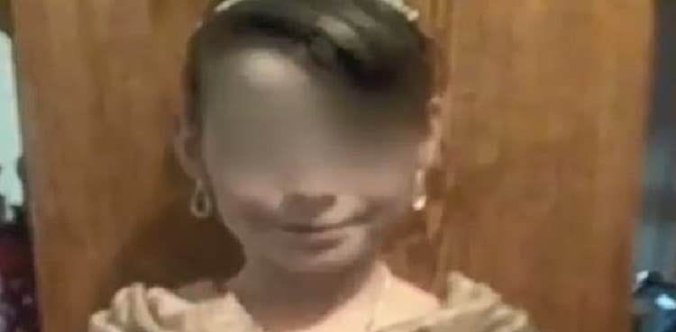 Teen kills 10 year old sister with repeated hammer blows to head