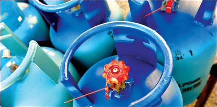 Govt further slashes LPG prices