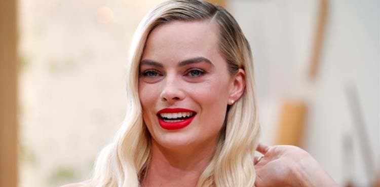 Margot Robbie to star in female-centric 'Pirates of the Caribbean'